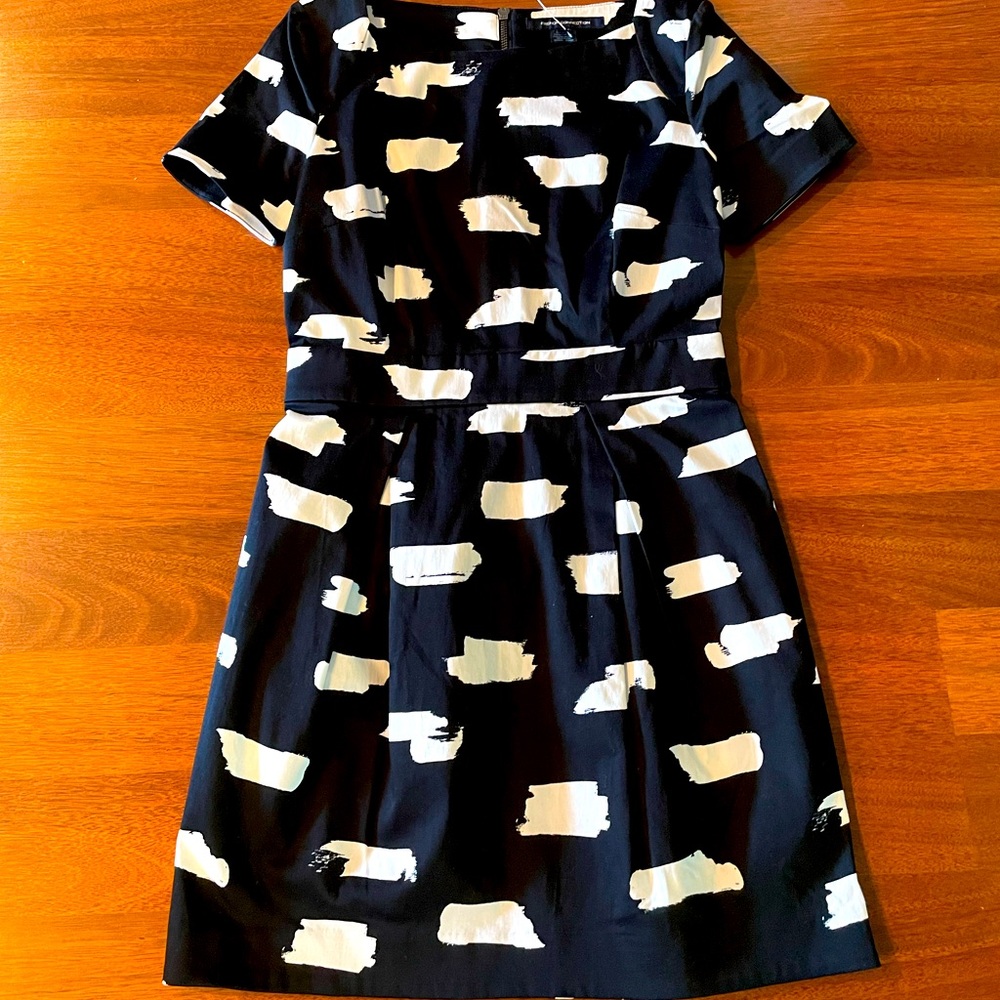 LAST CHANCE🧾French Connection B&W cotton dress pockets; Size 8; NWT; Sale!